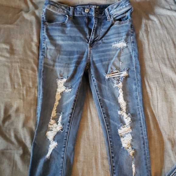 🌸2 for $40🌸 Ripped American Eagle jeans - Picture 2 of 4